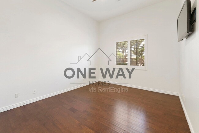 Building Photo - 4432 E Ford Ave