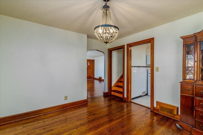 Building Photo - 2510 Tillett Rd SW