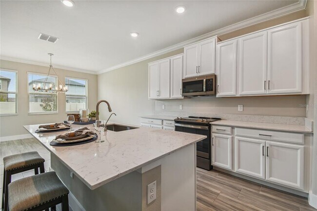 Building Photo - 9754 Little Bluestem Dr