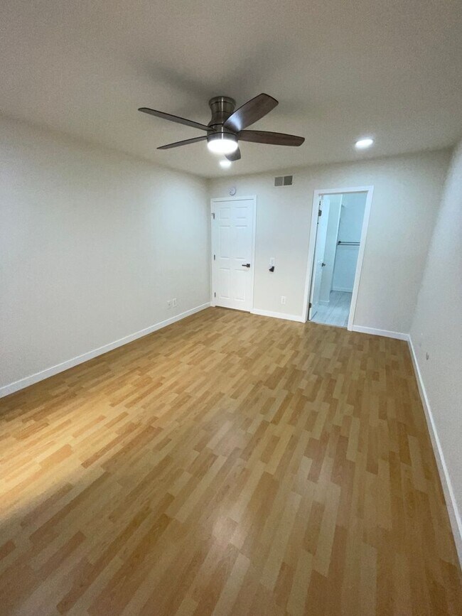 Building Photo - 6416 Friars Rd