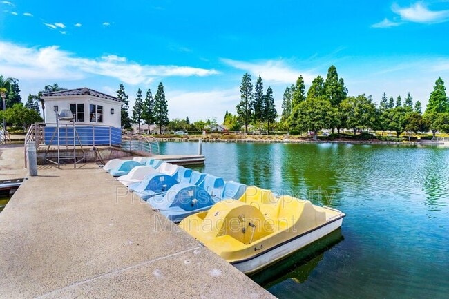 Building Photo - 2035 Lakeridge Cir