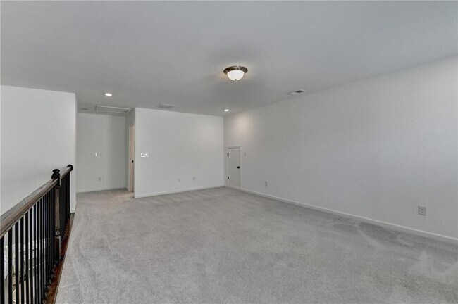 Building Photo - 5650 Bergeson Wy