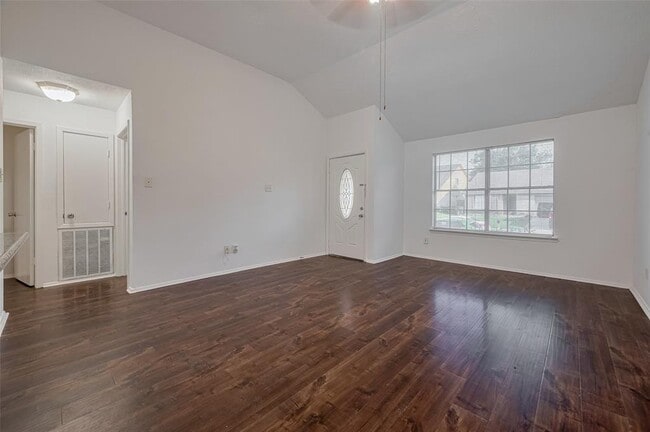 Building Photo - 15331 Peachmeadow Ln