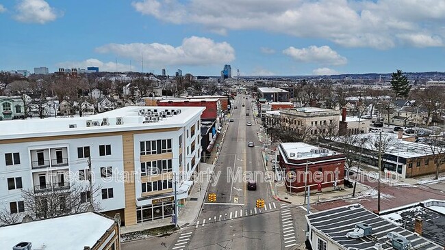 Building Photo - 1400 Lafayette Ave NE