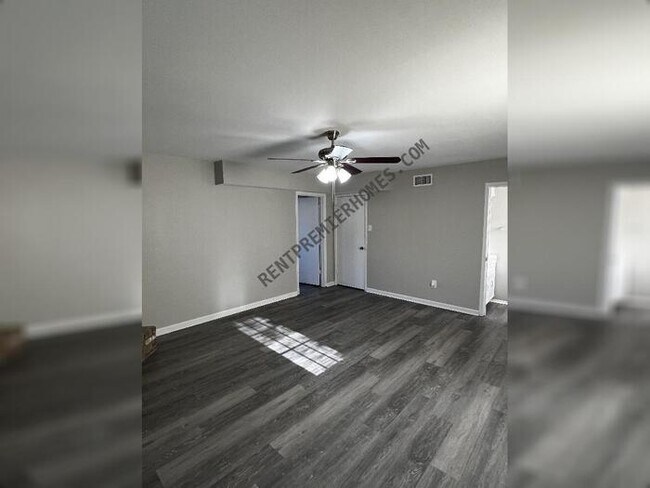 Building Photo - 1908 War Eagle Dr