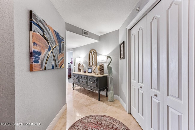 Building Photo - 121 Lancha Cir