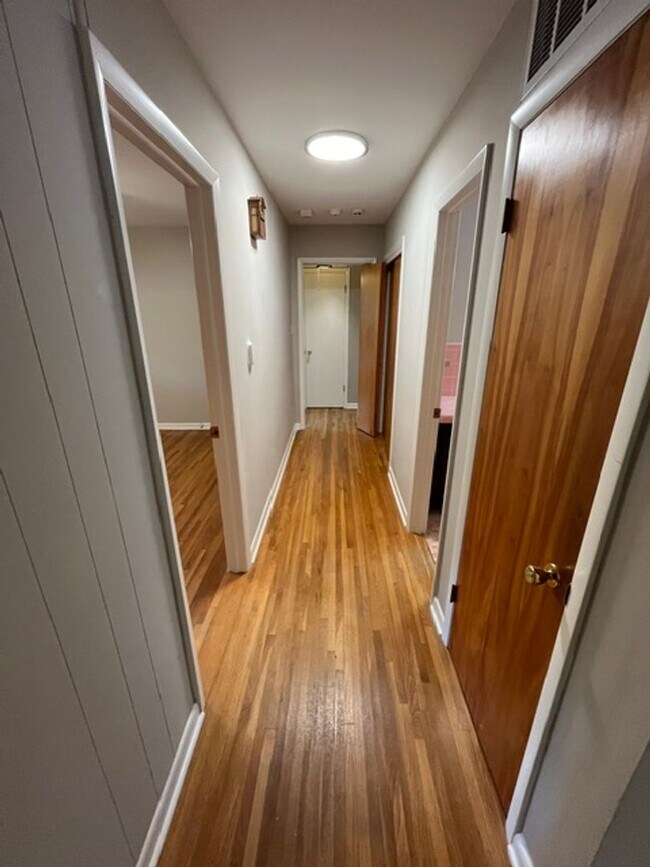 Building Photo - Very Nice 3 Bedroom 2 Bathroom House near the University of Arkansas Little Rock