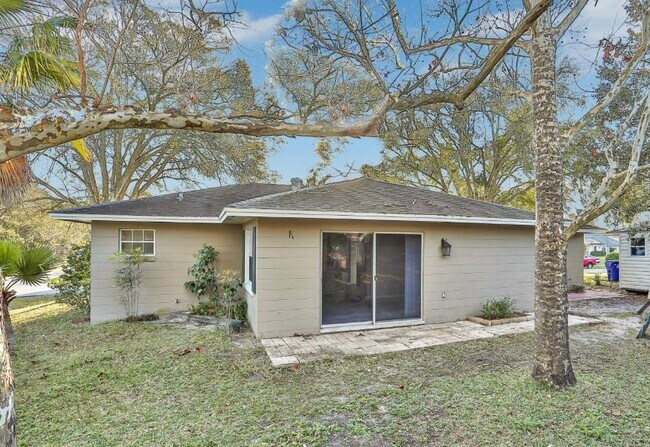 Building Photo - 716 Medina Ct