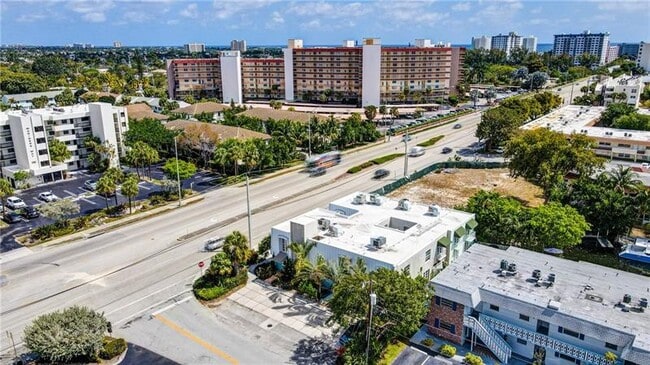 Building Photo - 2708 NE 14th Street Causeway