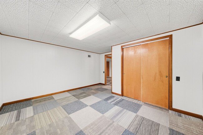 Building Photo - 23 Beaver Dr