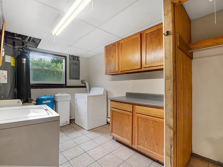 Building Photo - 5131 Lakewind Dr