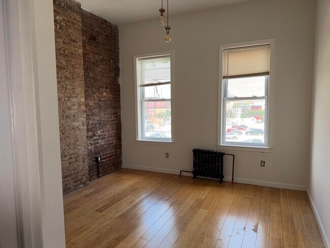 Building Photo - 2709 Bergenline Ave