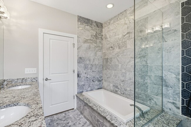 Building Photo - 3516 W Hirsch St