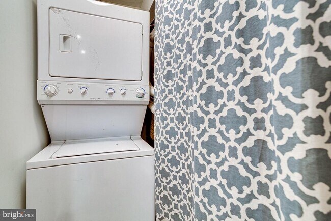 Building Photo - 1830 11th St NW