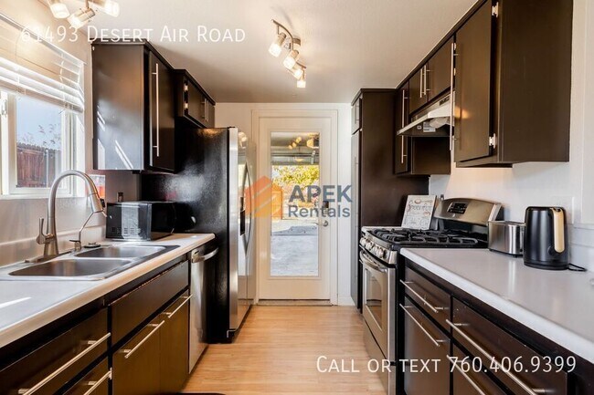 Building Photo - 61493 Desert Air Rd