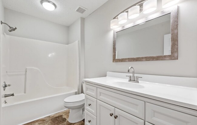 Building Photo - Charming 4/3 Home Downtown Greenville!