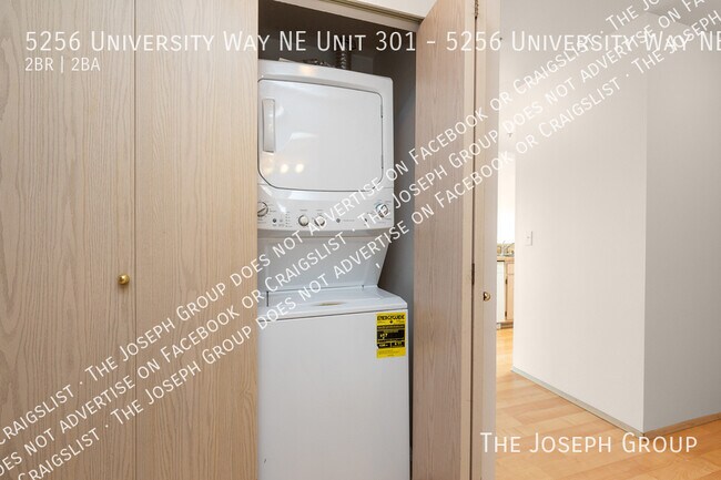 Building Photo - 5256 University Wy NE