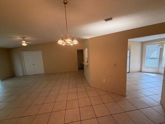 Building Photo - 4008 Palau Dr