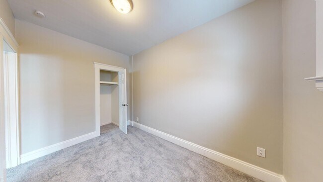 Building Photo - 4500 W 39th St