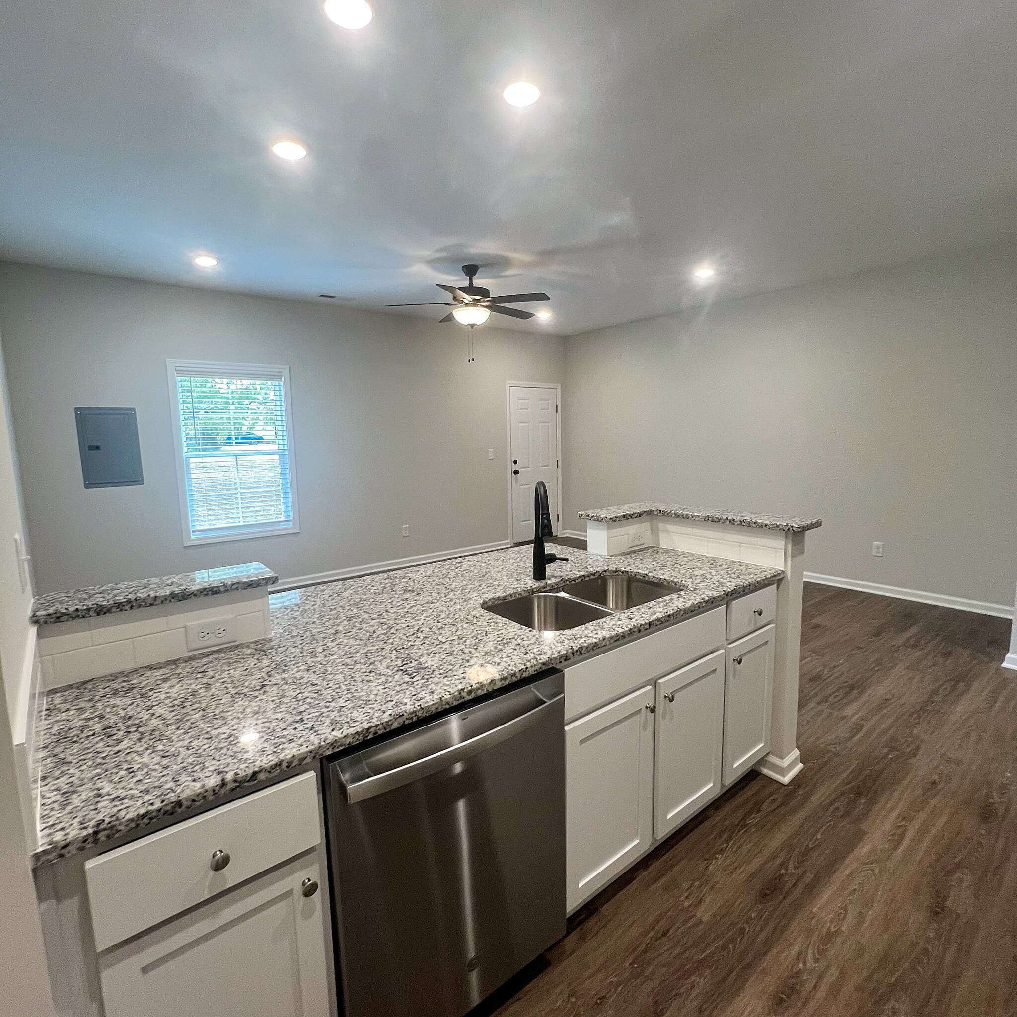 Bright and functional kitchen space - 205 Cherry Way