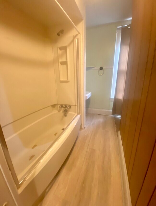 Building Photo - 113 Maryland St