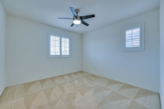 Building Photo - Green Valley!! Gated!! 4 Bedrooms!! Bed & Bath Downstairs!!  TANKLESS WATER HEATER!!! Covered pat...