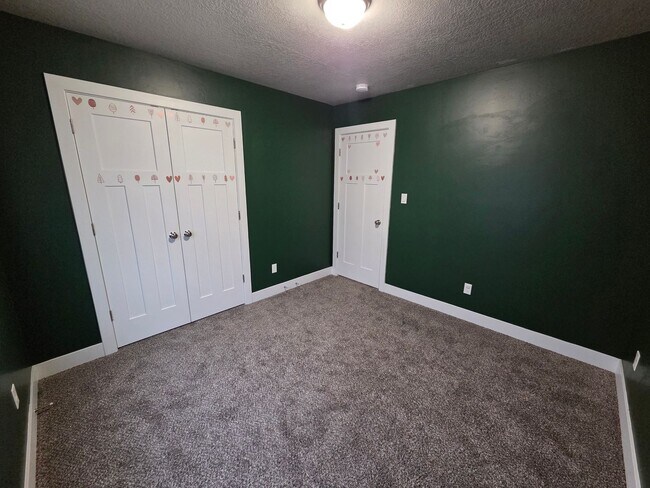 Building Photo - 3127 W 1675 N