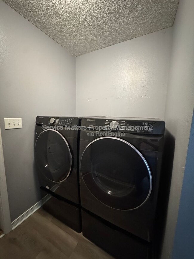 Building Photo - 5079 Cocoa Dr