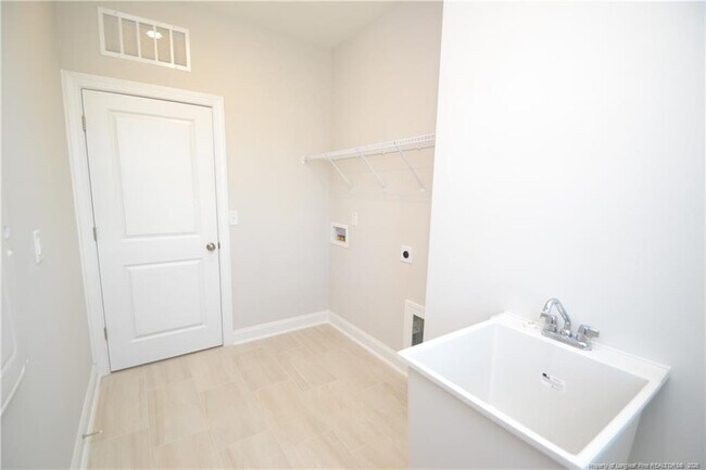 Building Photo - 421 Canyon Spring Trl