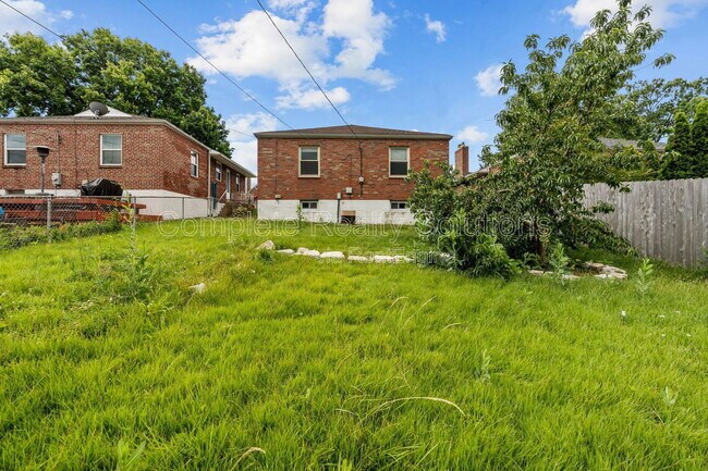 Building Photo - 5655 Potomac St