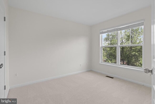 Building Photo - 12807 Lotte Dr
