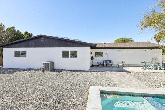 Building Photo - 3010 N Chuperosa Rd