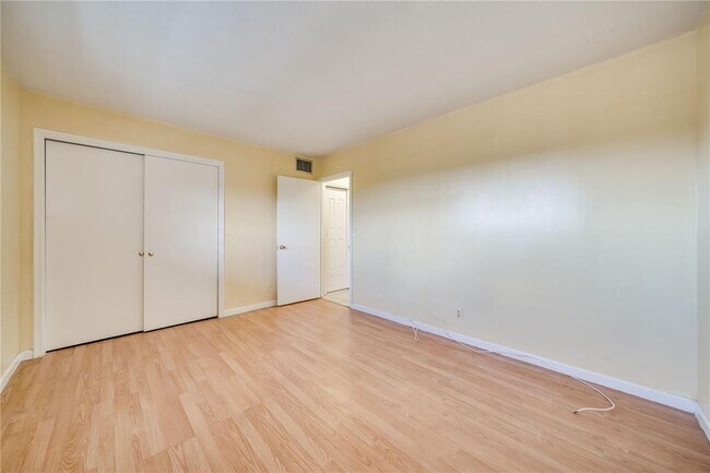 Building Photo - 4200 NW 3rd Ct