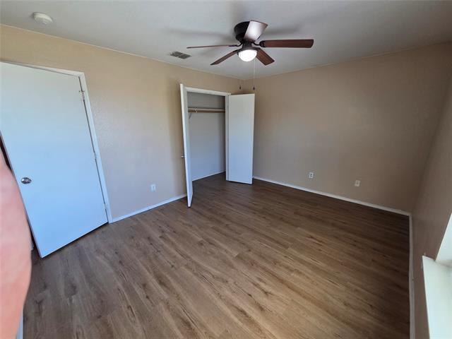 Building Photo - 2326 Kingsway Dr