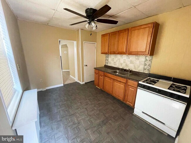 Building Photo - 3244 E St