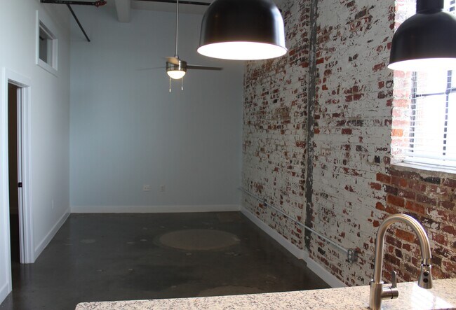 Building Photo - 410 Wellons St