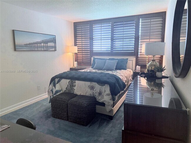 Building Photo - 2731 NE 14th Street Causeway