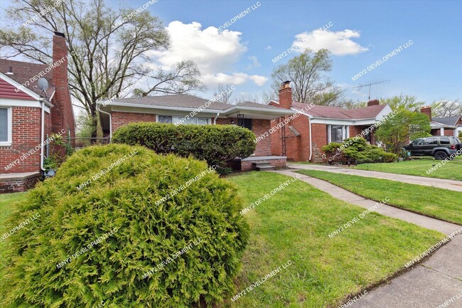 Building Photo - Completely Renovated 3-bedroo, 1.5-bathroo...