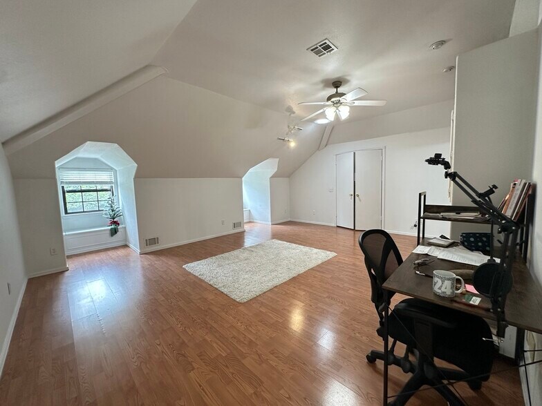Building Photo - 3609 Hampton Ct
