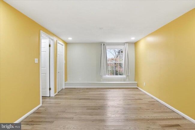 Building Photo - 3454 Tamarack Ct