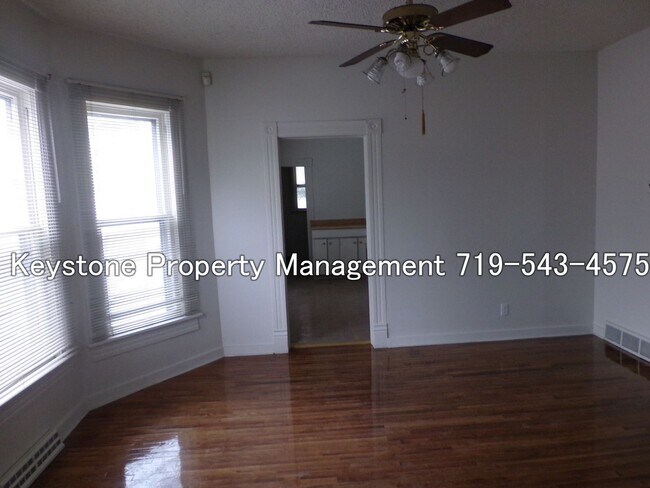 Building Photo - ALL Utilities Included with Rent! South-si...