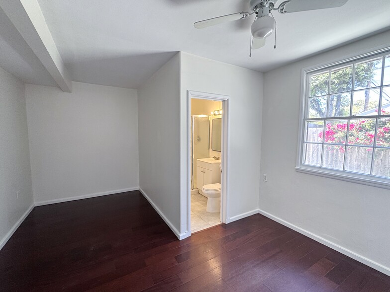 Building Photo - 2321 W Carson St