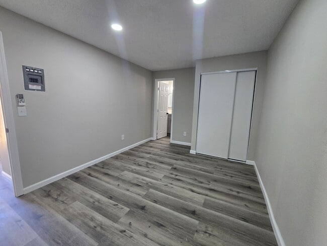 Building Photo - Modern 1-Bedroom 1-bathroom ADU guest hous...