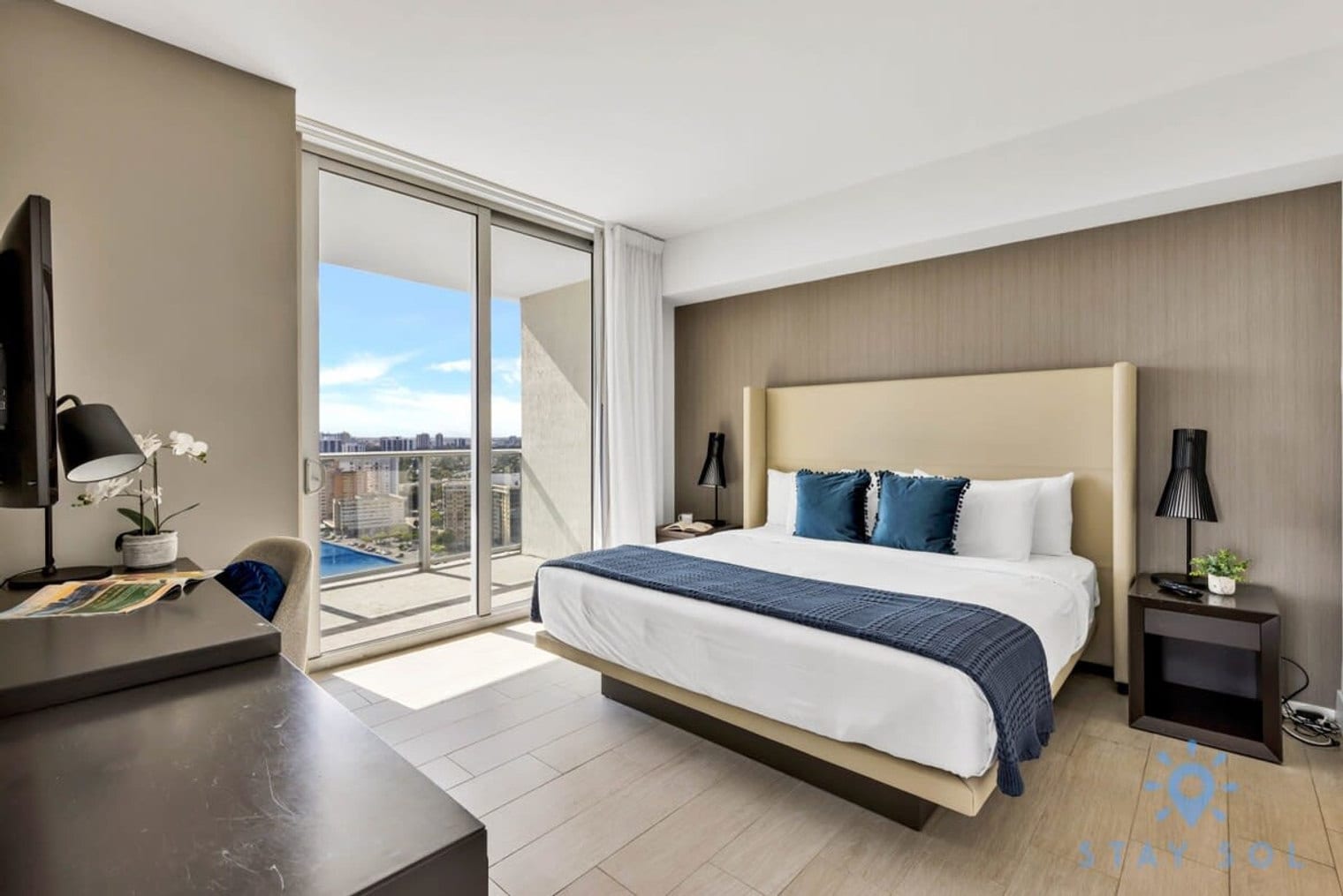 Building Photo - 4010 S Ocean Dr