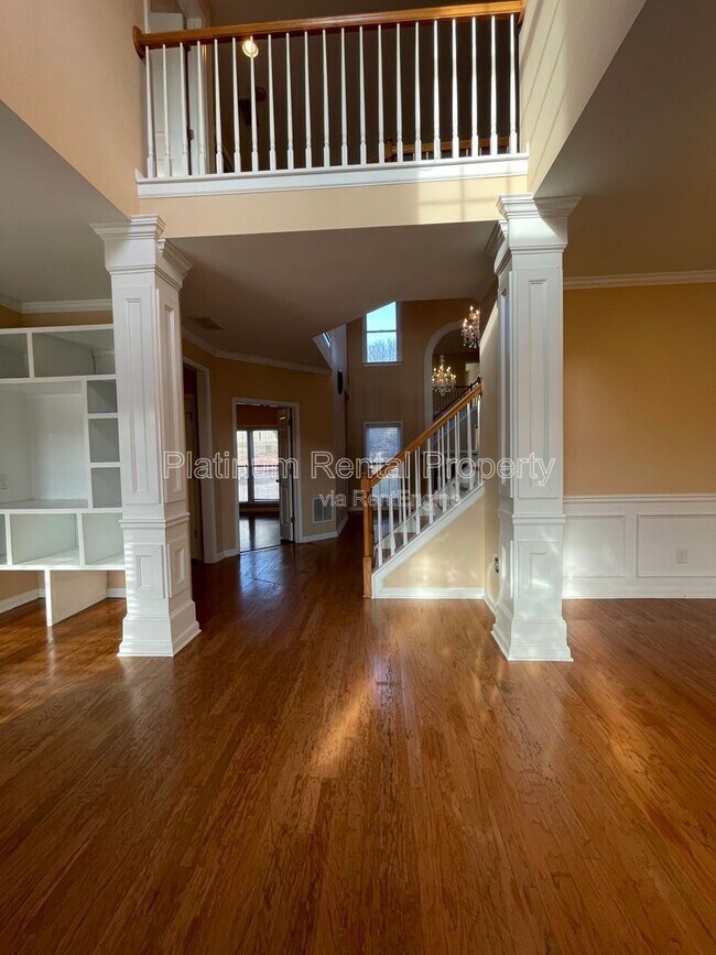 Building Photo - 2126 Malden Hill Dr