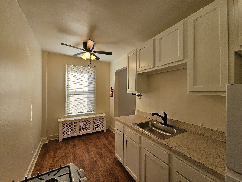 Building Photo - 808 N Main St