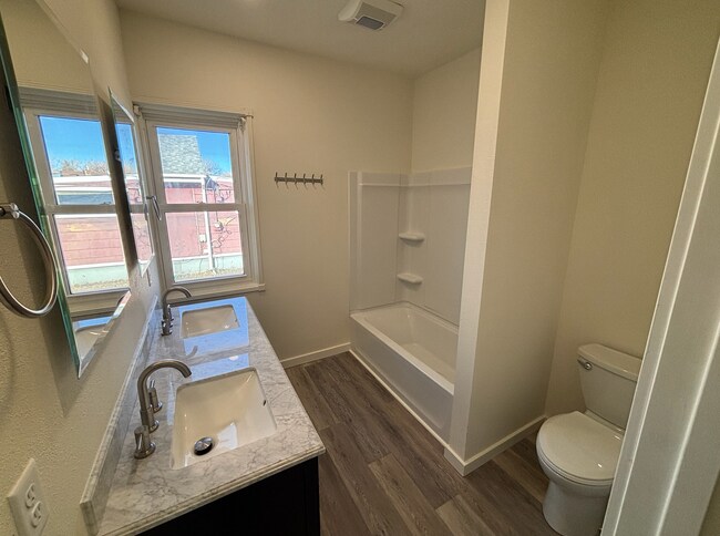 Bathroom - 1301 S 5th St