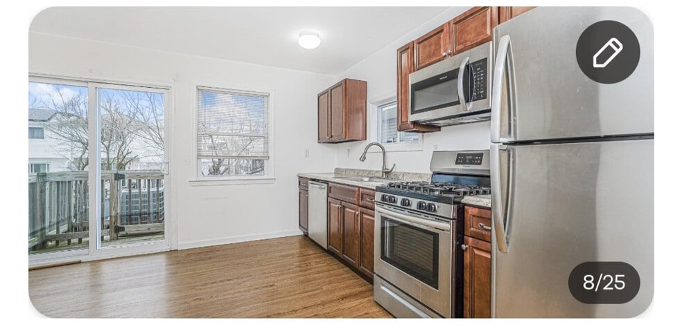 Building Photo - 107 Baden Pl