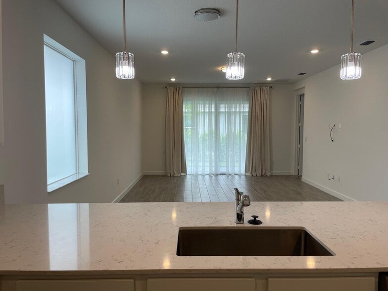 Building Photo - 13419 Noble Dr