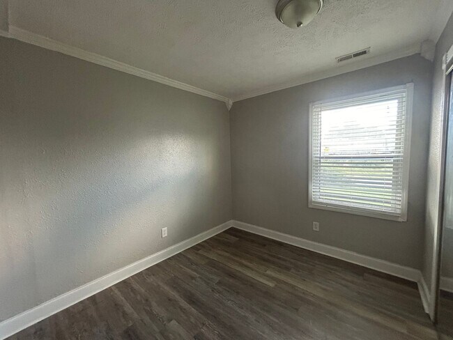 Building Photo - 5752 Edmeston Dr